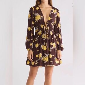 NWT- WAYF long sleeve floral romper, brown/yellow, size small